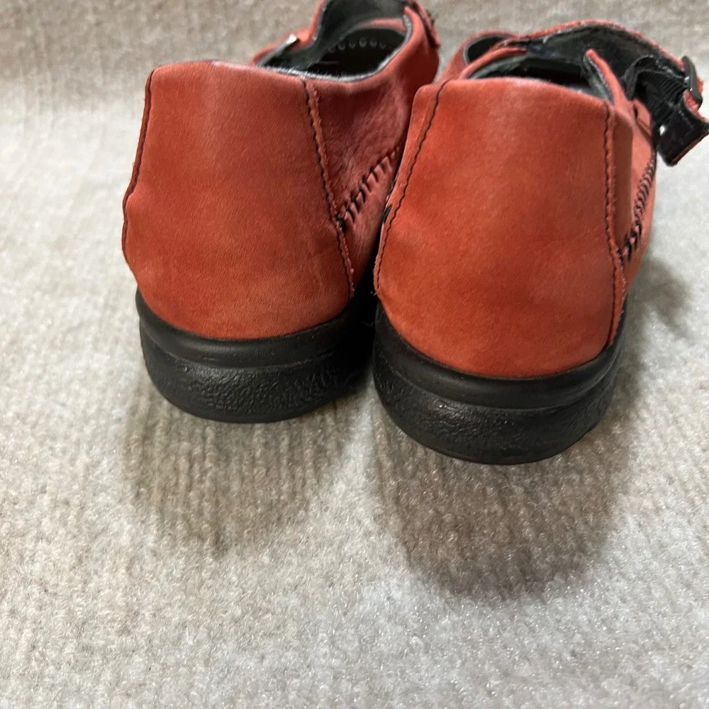 ECCO Women's 11 Red Suede Mary Jane Comfort Shoes Style 143551 Slip-On Flats‎